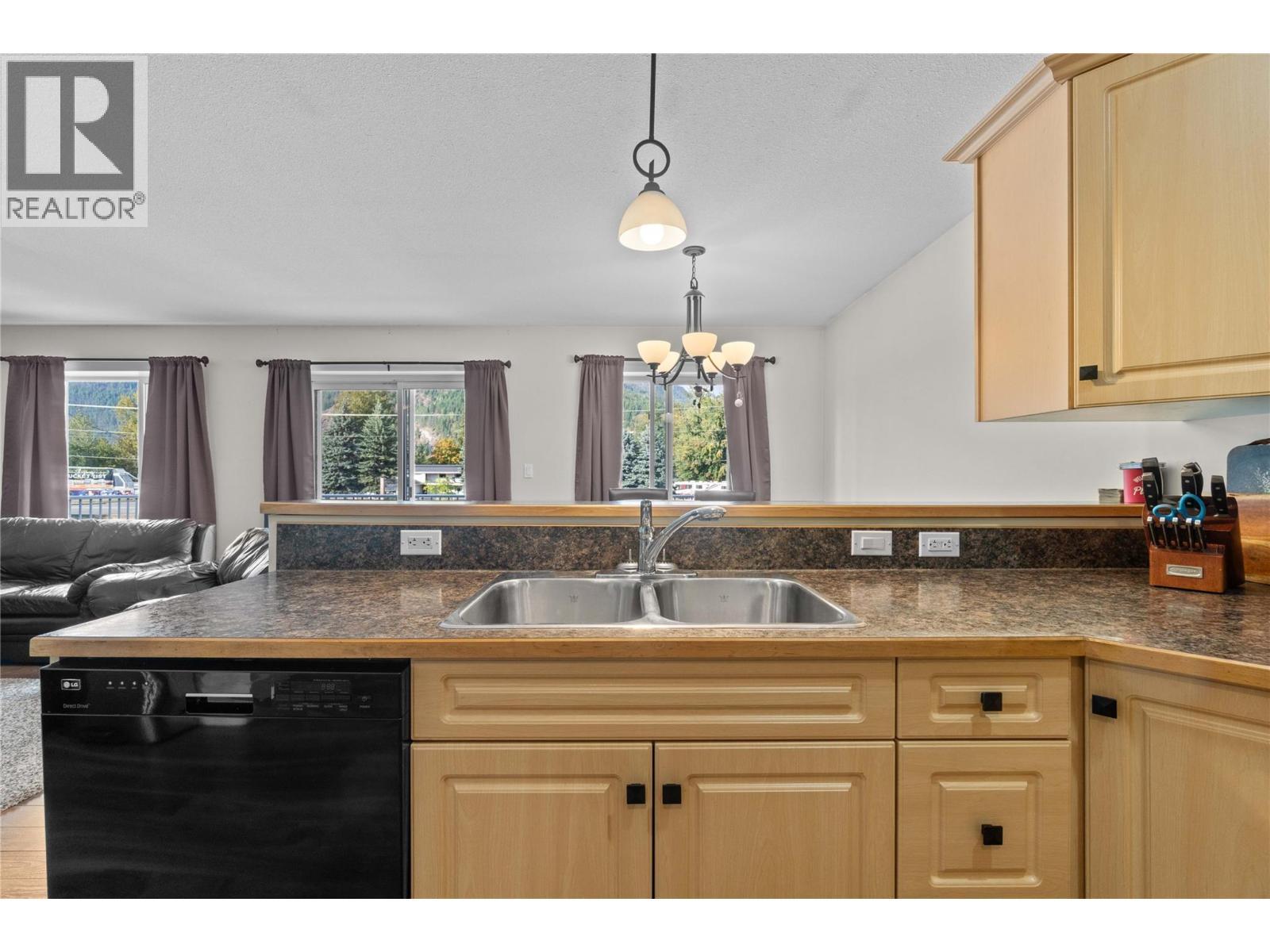 725 Trans Canada Highway, Sicamous, BC - Indoor Photo Showing Kitchen With Double Sink