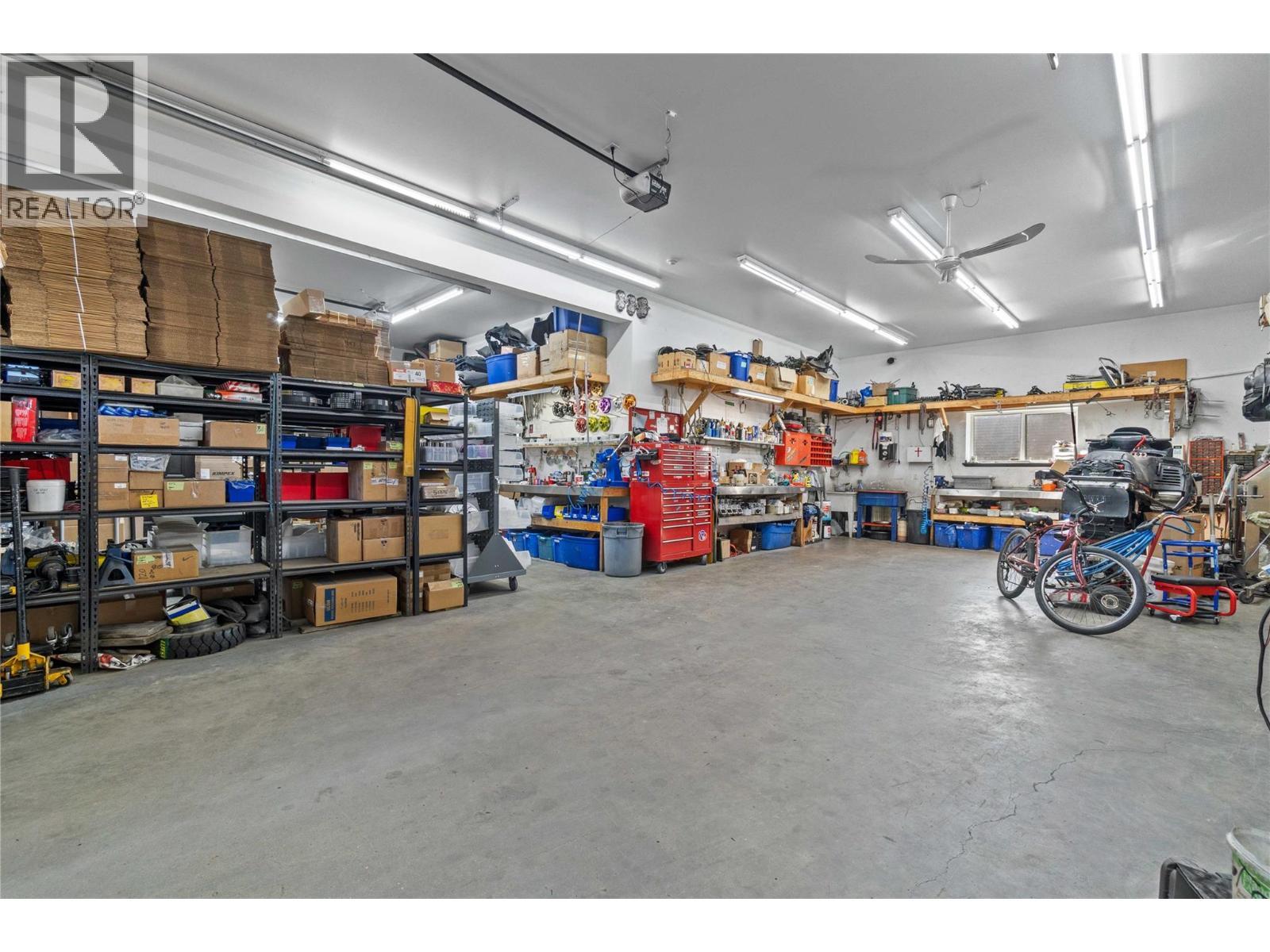 725 Trans Canada Highway, Sicamous, BC - Indoor Photo Showing Garage