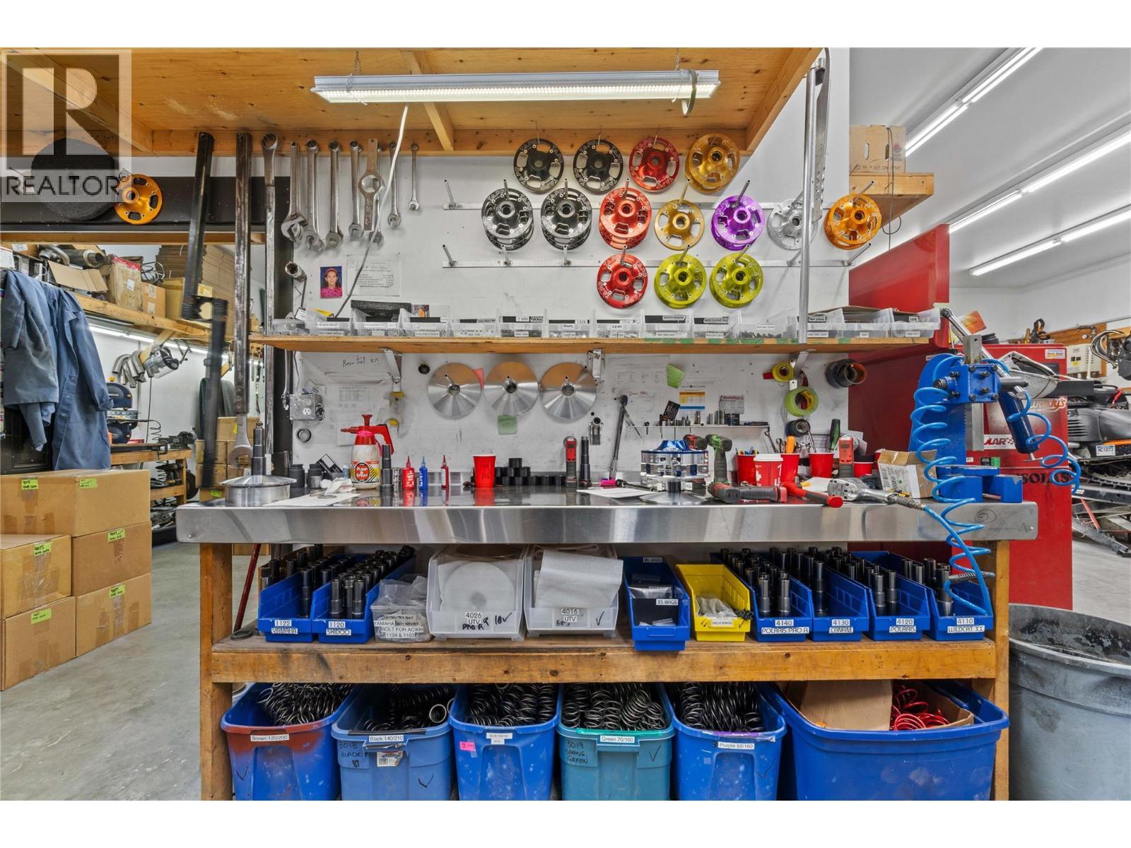 725 Trans Canada Highway, Sicamous, BC - Indoor