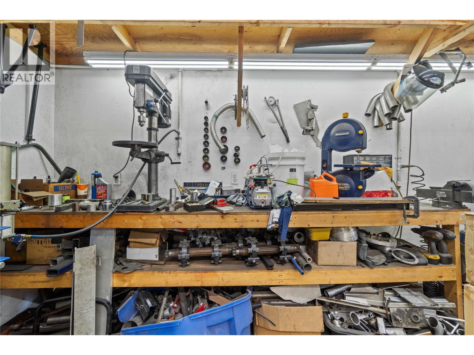 725 Trans Canada Highway, Sicamous, BC - Indoor