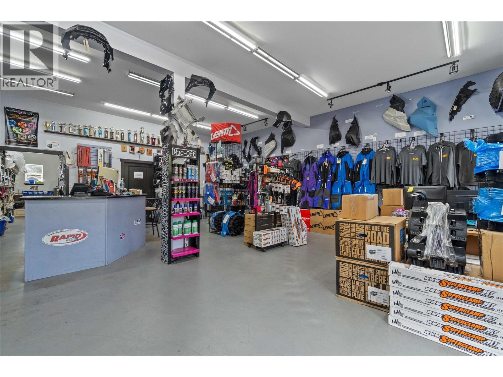 725 Trans Canada Highway, Sicamous, BC - Indoor