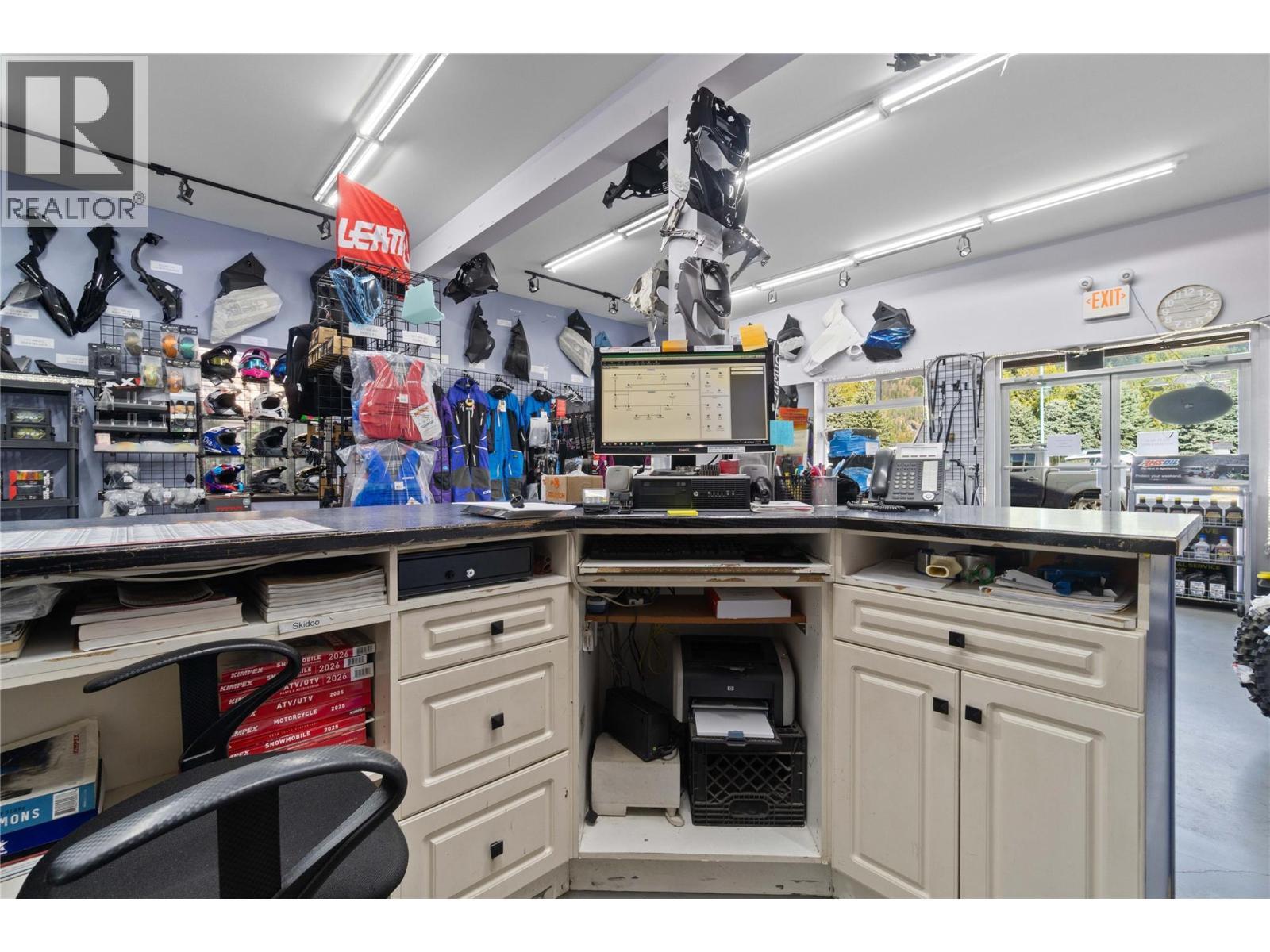 725 Trans Canada Highway, Sicamous, BC - Indoor