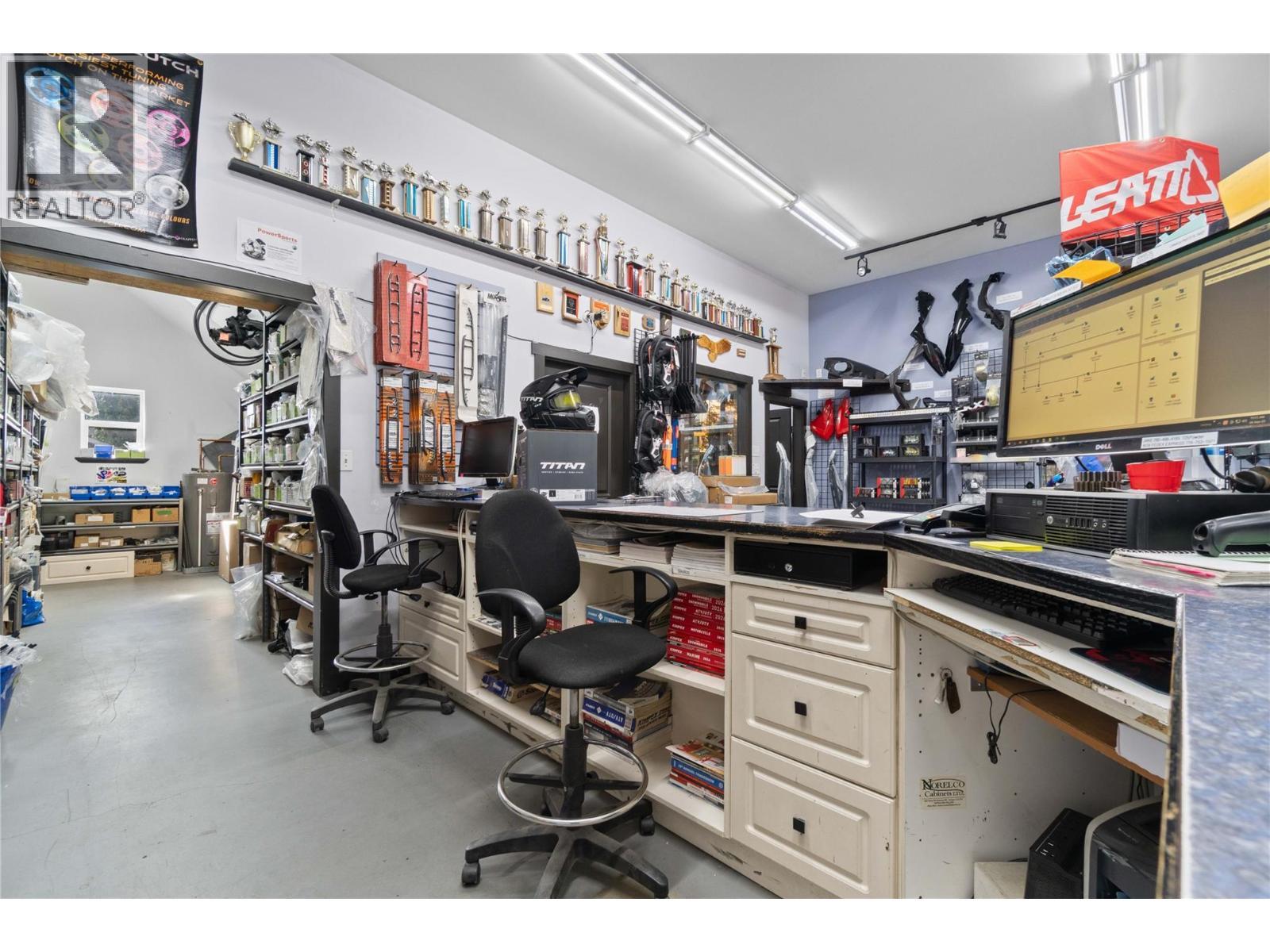 725 Trans Canada Highway, Sicamous, BC - Indoor Photo Showing Office