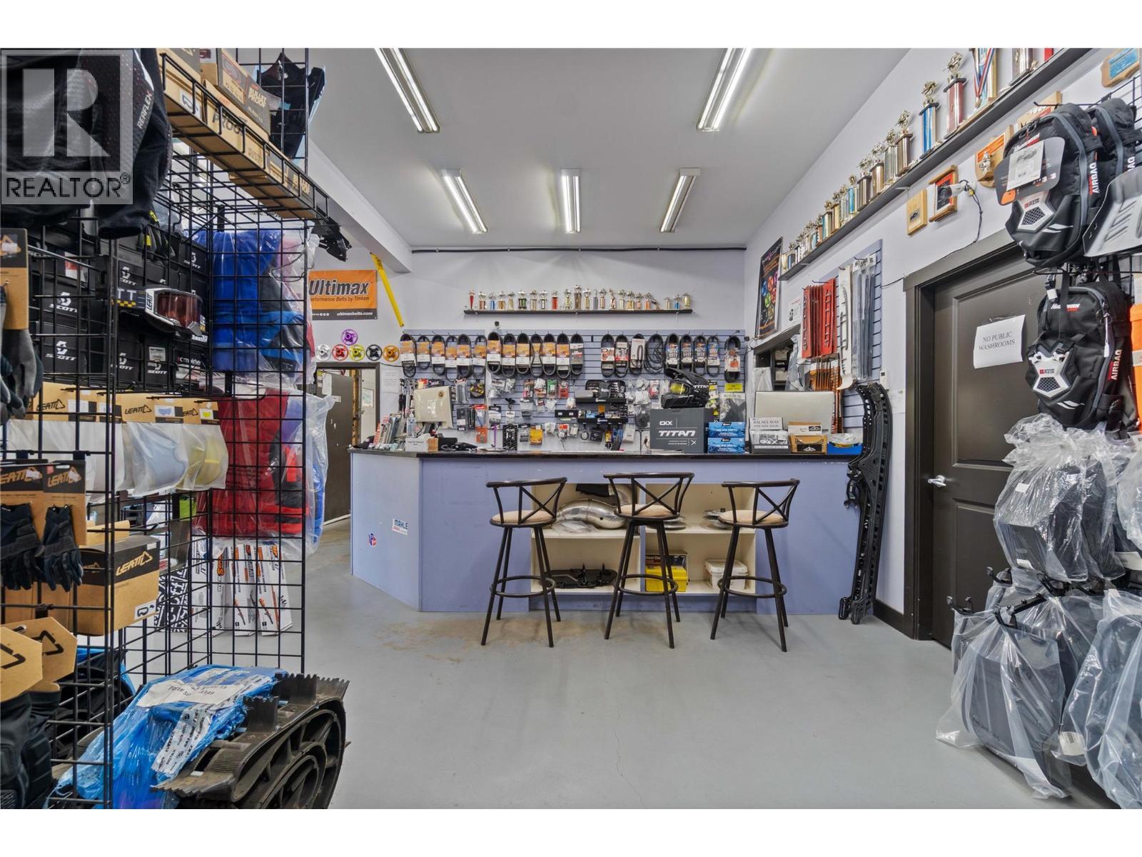 725 Trans Canada Highway, Sicamous, BC - Indoor