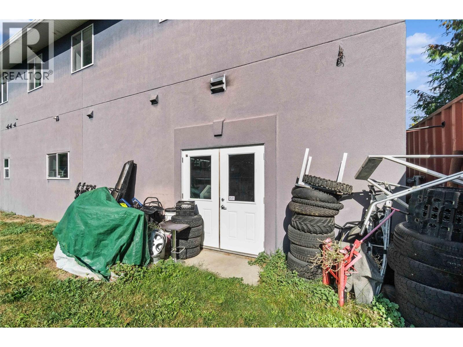 725 Trans Canada Highway, Sicamous, BC - Outdoor With Exterior