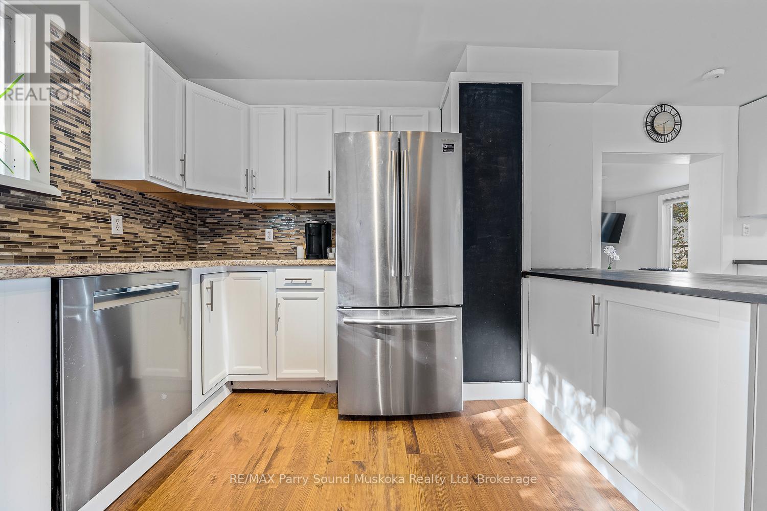 502 High Street, Georgian Bay (Freeman), ON - Indoor Photo Showing Kitchen