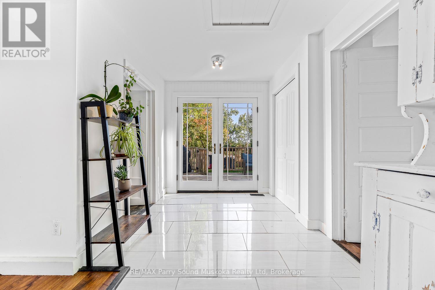 502 High Street, Georgian Bay (Freeman), ON - Indoor Photo Showing Other Room