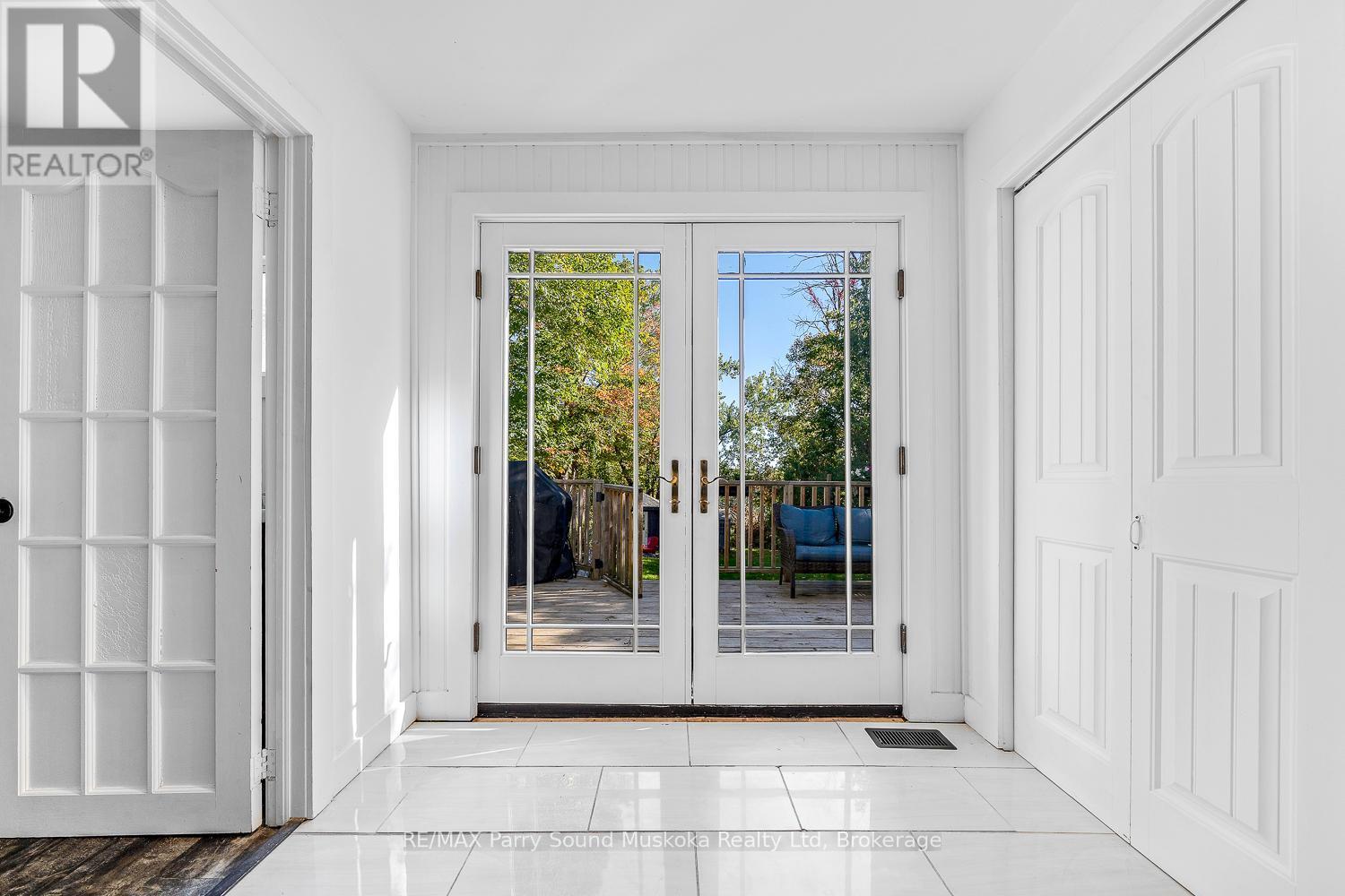 502 High Street, Georgian Bay (Freeman), ON - Indoor Photo Showing Other Room