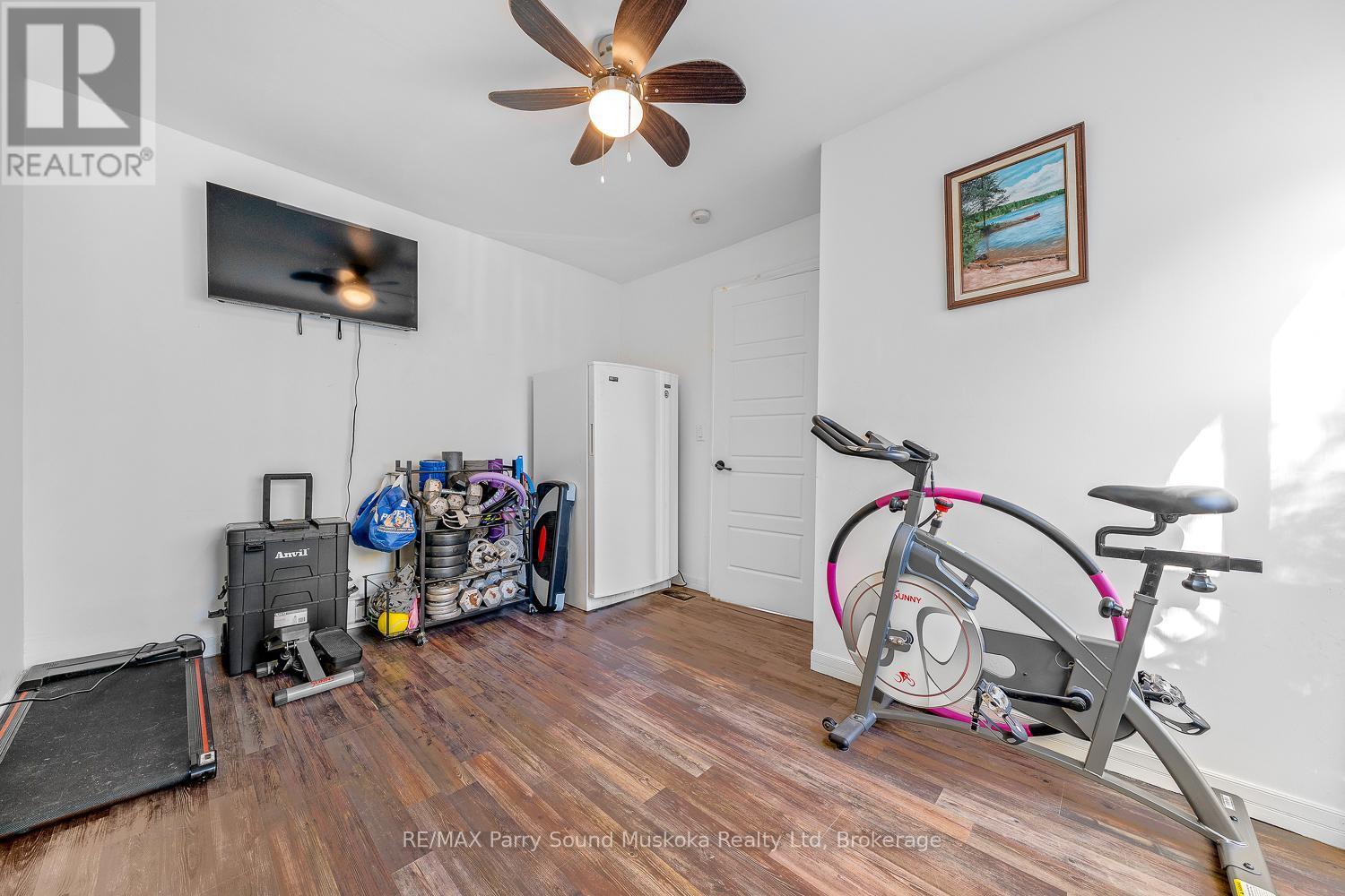 502 High Street, Georgian Bay (Freeman), ON - Indoor Photo Showing Gym Room