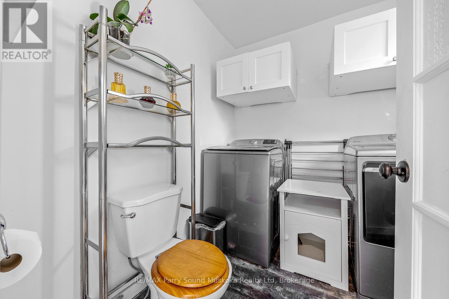 502 High Street, Georgian Bay (Freeman), ON - Indoor Photo Showing Laundry Room