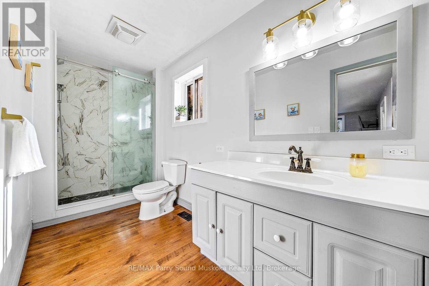 502 High Street, Georgian Bay (Freeman), ON - Indoor Photo Showing Bathroom