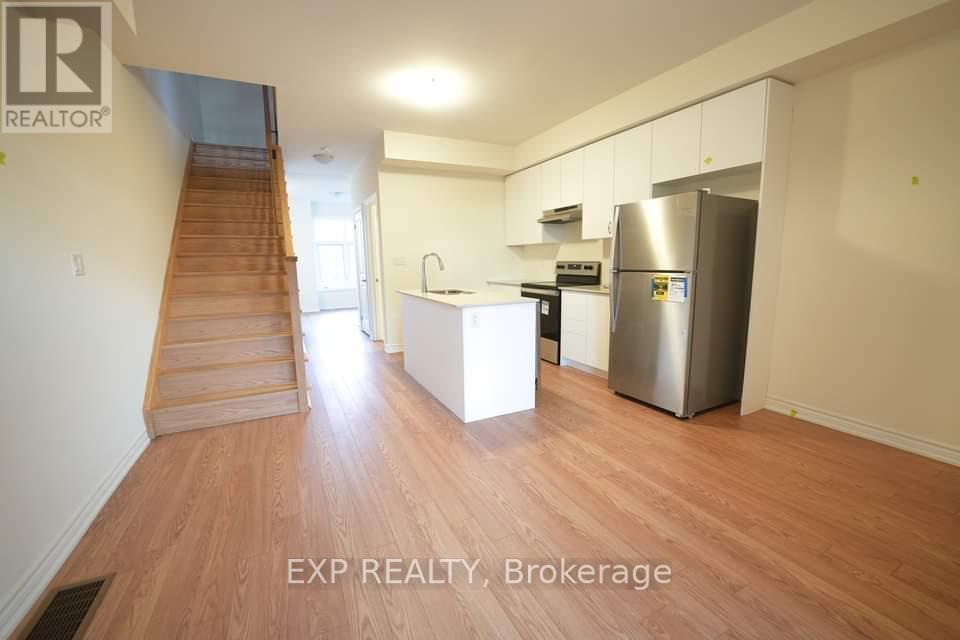436 Okanagan Path E, Oshawa, ON - Indoor Photo Showing Kitchen With Stainless Steel Kitchen