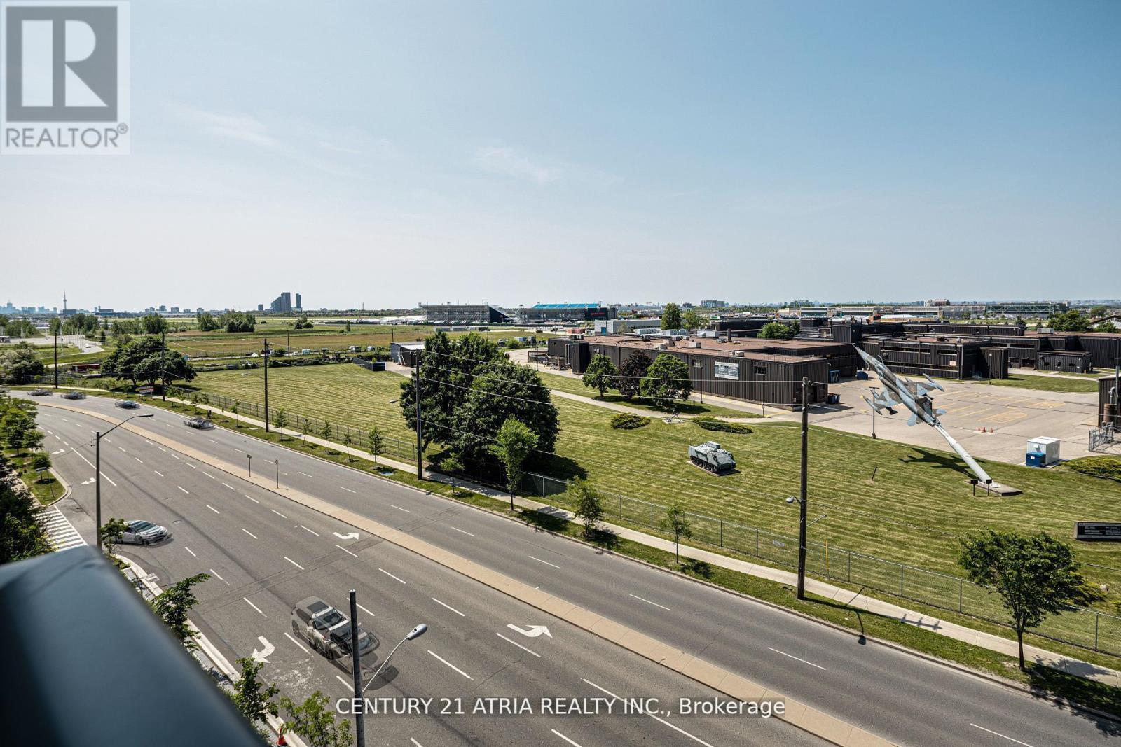 822 - 1100 Sheppard Avenue W, Toronto, ON - Outdoor With View