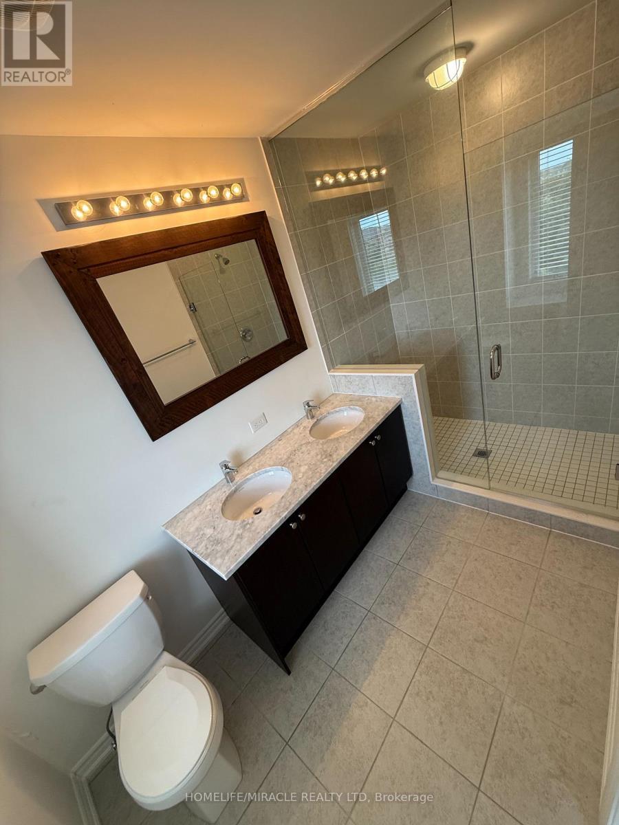 8 Pomarine Way, Brampton, ON