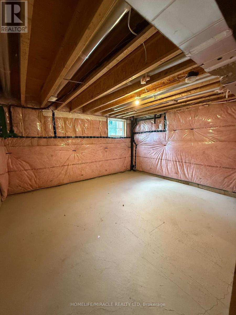 8 Pomarine Way, Brampton, ON