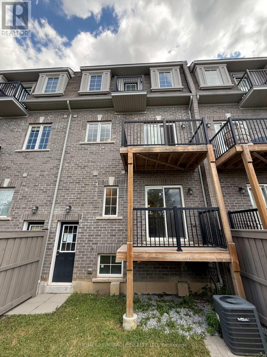 8 Pomarine Way, Brampton, ON