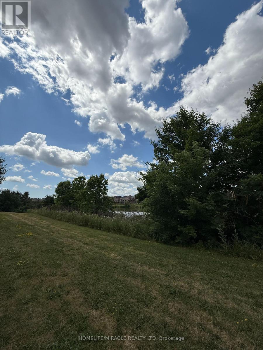 8 Pomarine Way, Brampton, ON