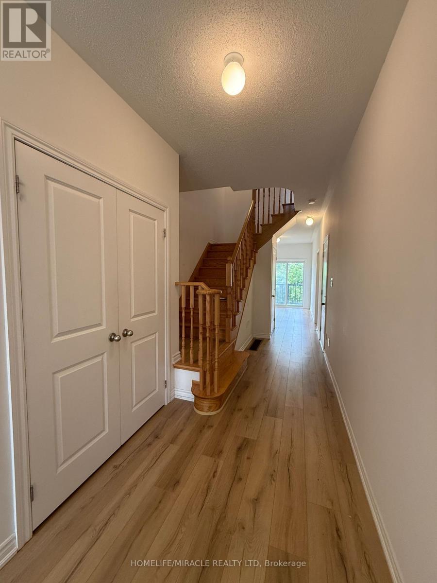 8 Pomarine Way, Brampton, ON