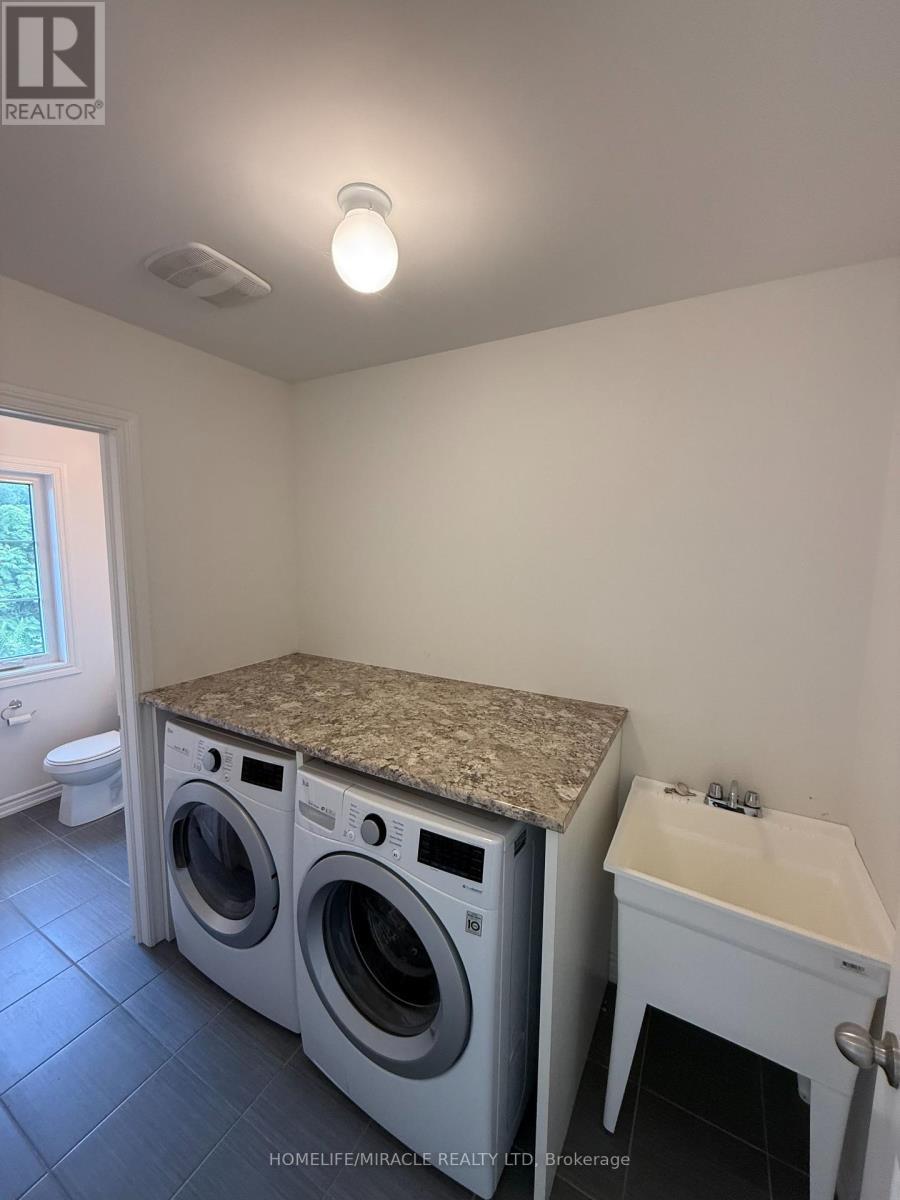 8 Pomarine Way, Brampton, ON