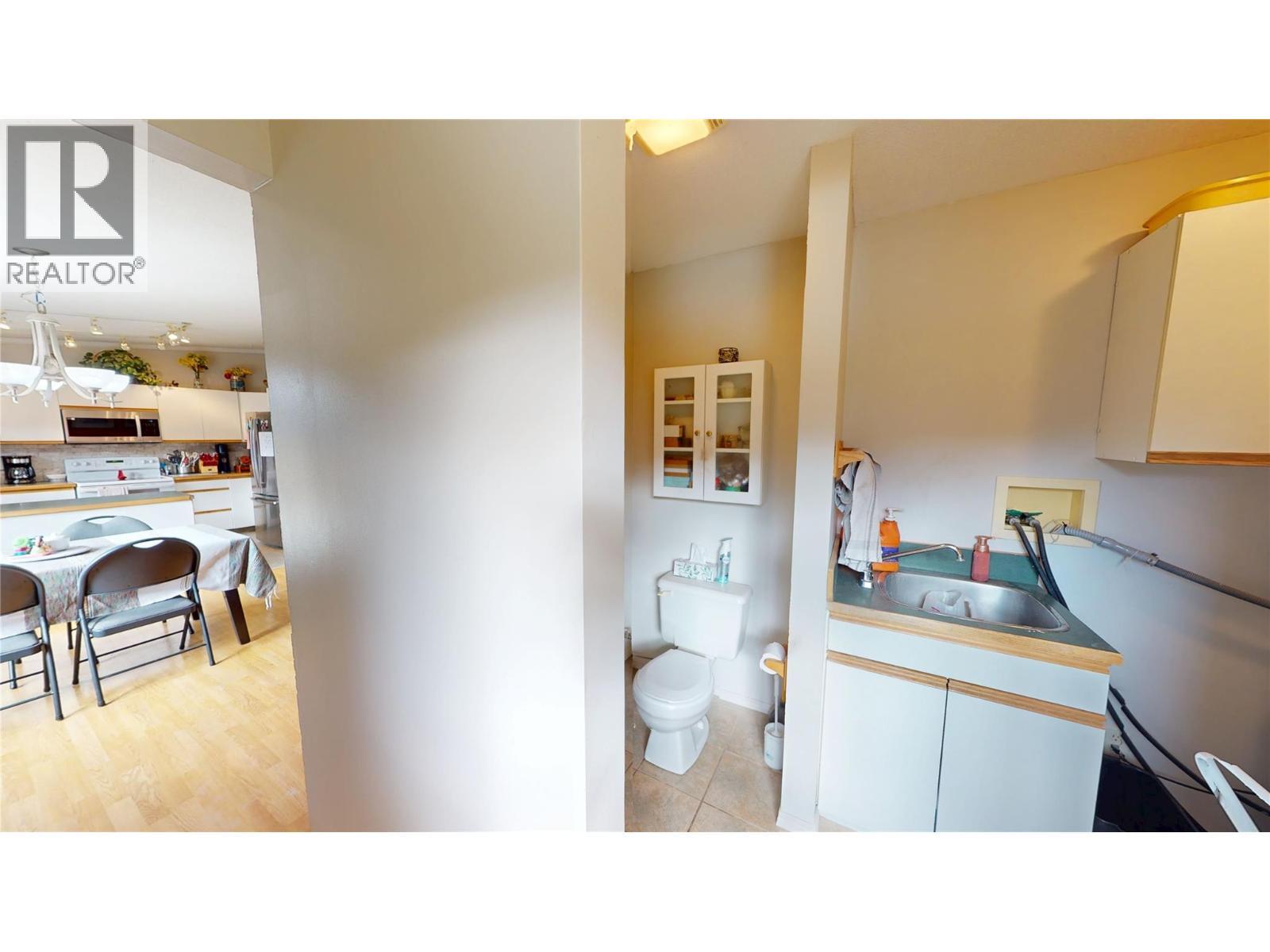 2 piece Bathroom - 1424 Loon Lake Road, Loon Lake, BC - Indoor Photo Showing Kitchen