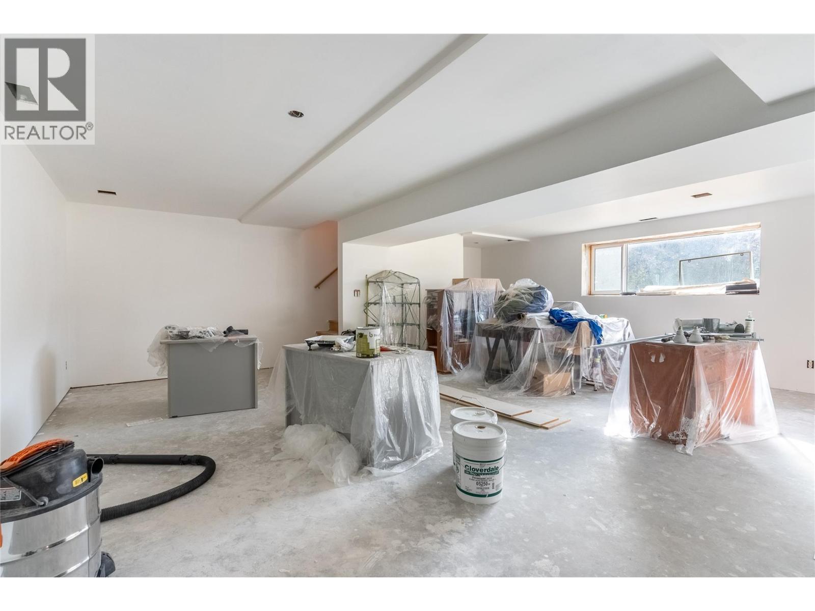 Basement - 1424 Loon Lake Road, Loon Lake, BC - Indoor Photo Showing Other Room