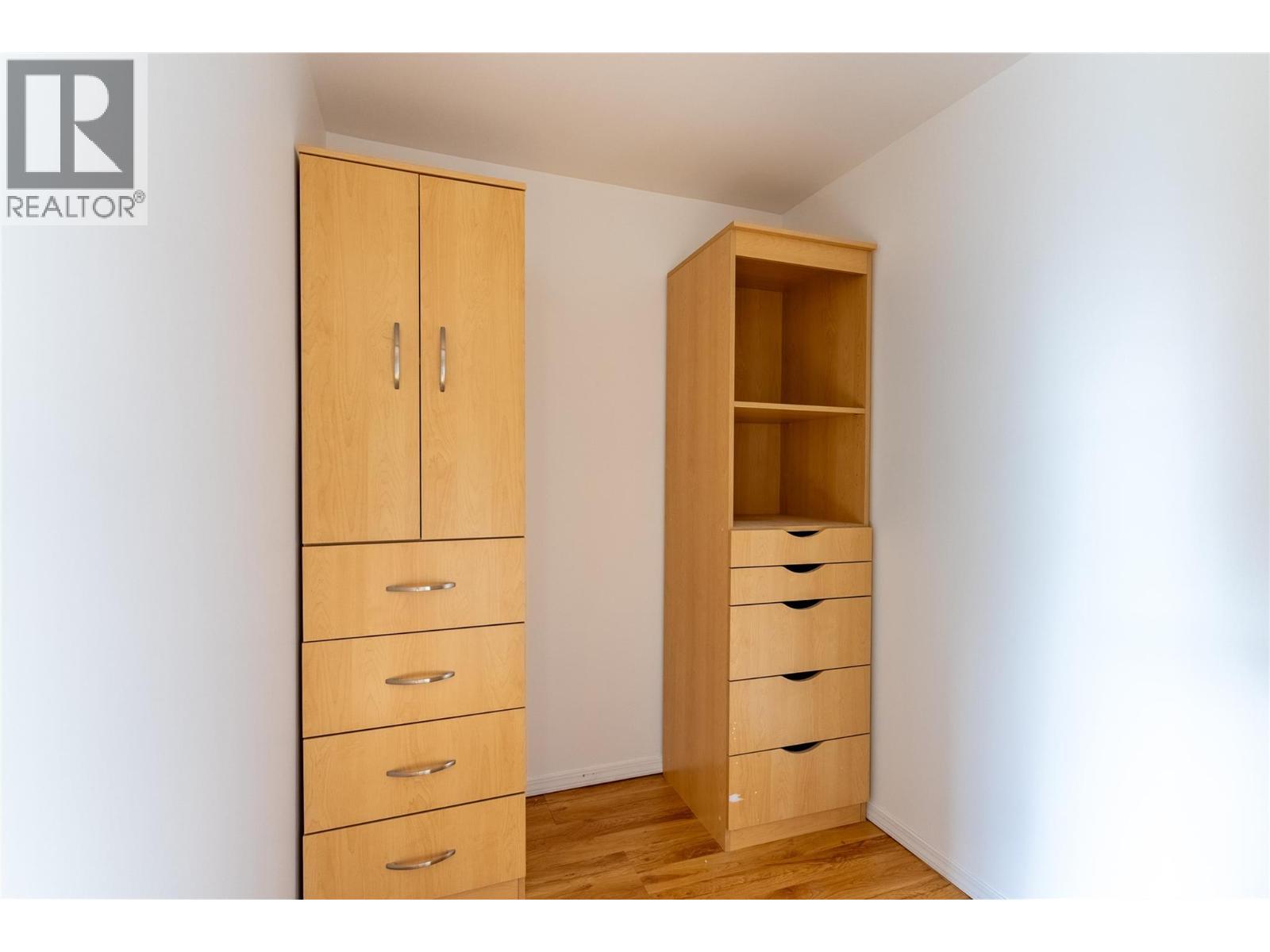 Walk in closet - 1424 Loon Lake Road, Loon Lake, BC - Indoor