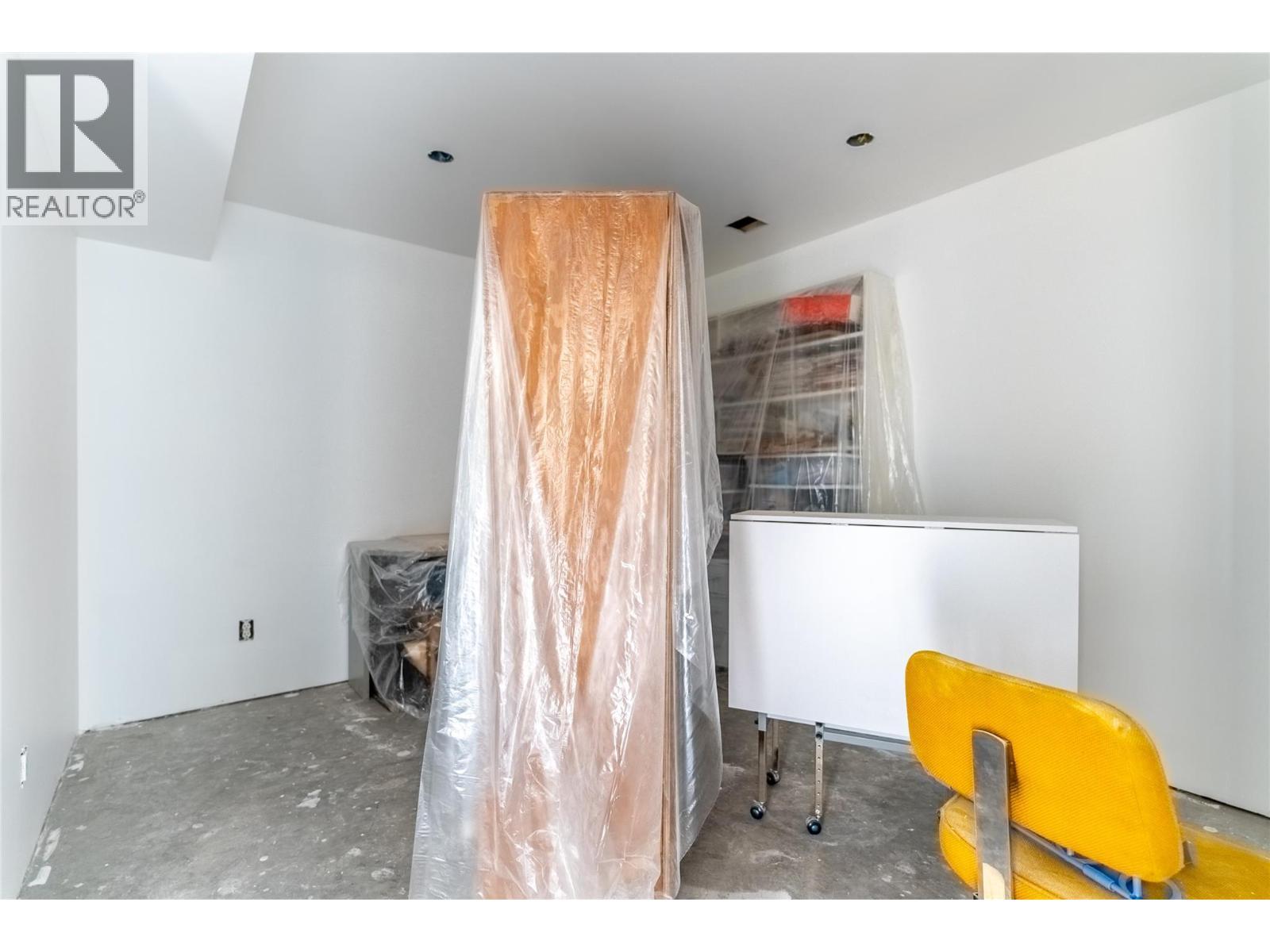 Sewing Room - 1424 Loon Lake Road, Loon Lake, BC - Indoor Photo Showing Other Room