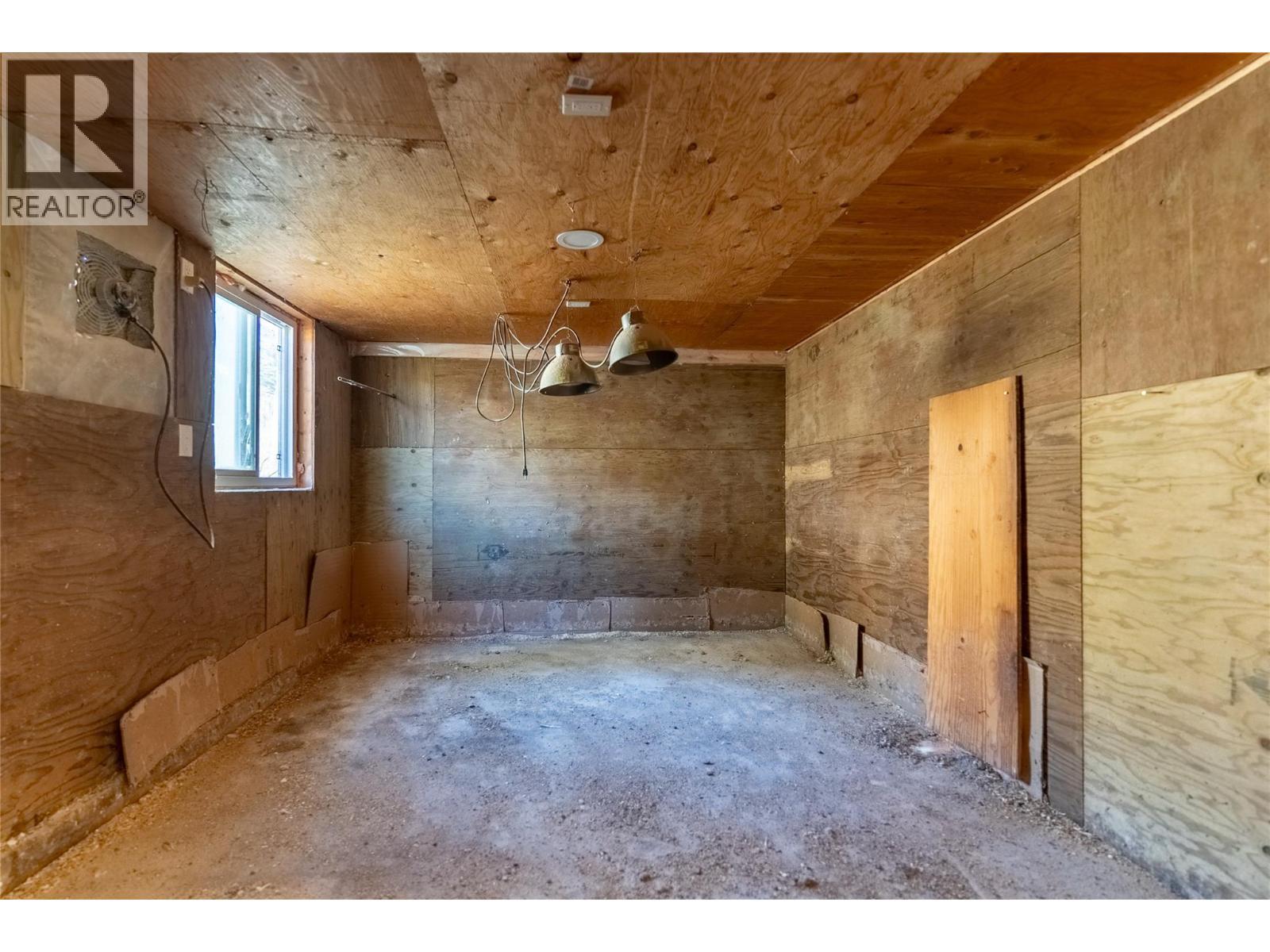 Chicken Coop - 1424 Loon Lake Road, Loon Lake, BC - Indoor Photo Showing Other Room