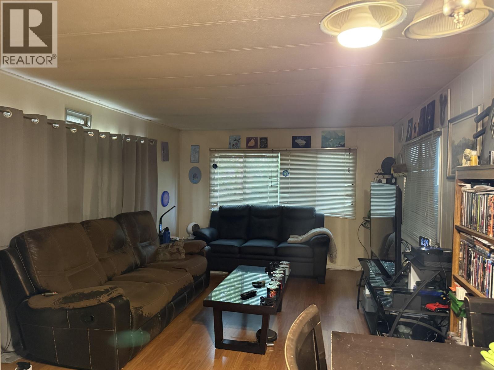 3066 Austin Road, Prince George, BC - Indoor Photo Showing Living Room
