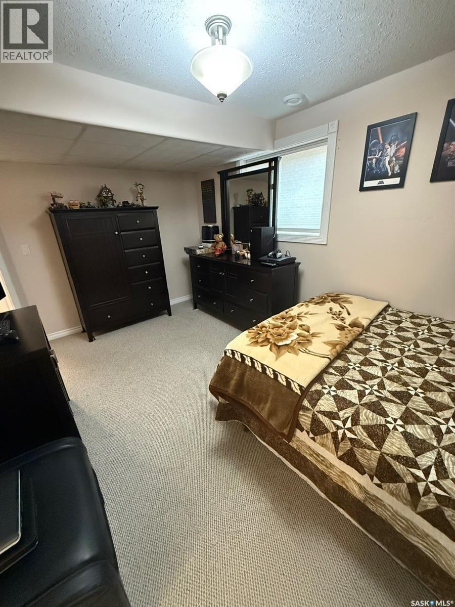 121 18Th Street W, Battleford, SK - Indoor Photo Showing Bedroom
