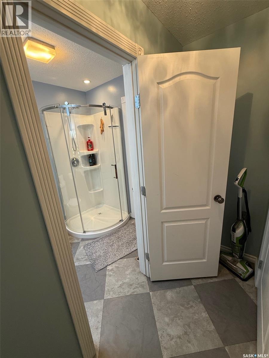 121 18Th Street W, Battleford, SK - Indoor Photo Showing Bathroom