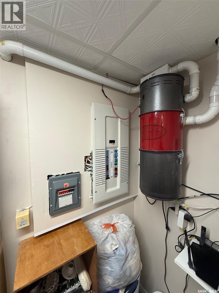 121 18Th Street W, Battleford, SK - Indoor Photo Showing Basement