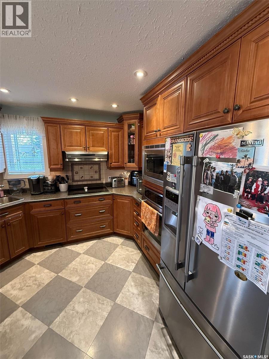 121 18Th Street W, Battleford, SK - Indoor Photo Showing Kitchen