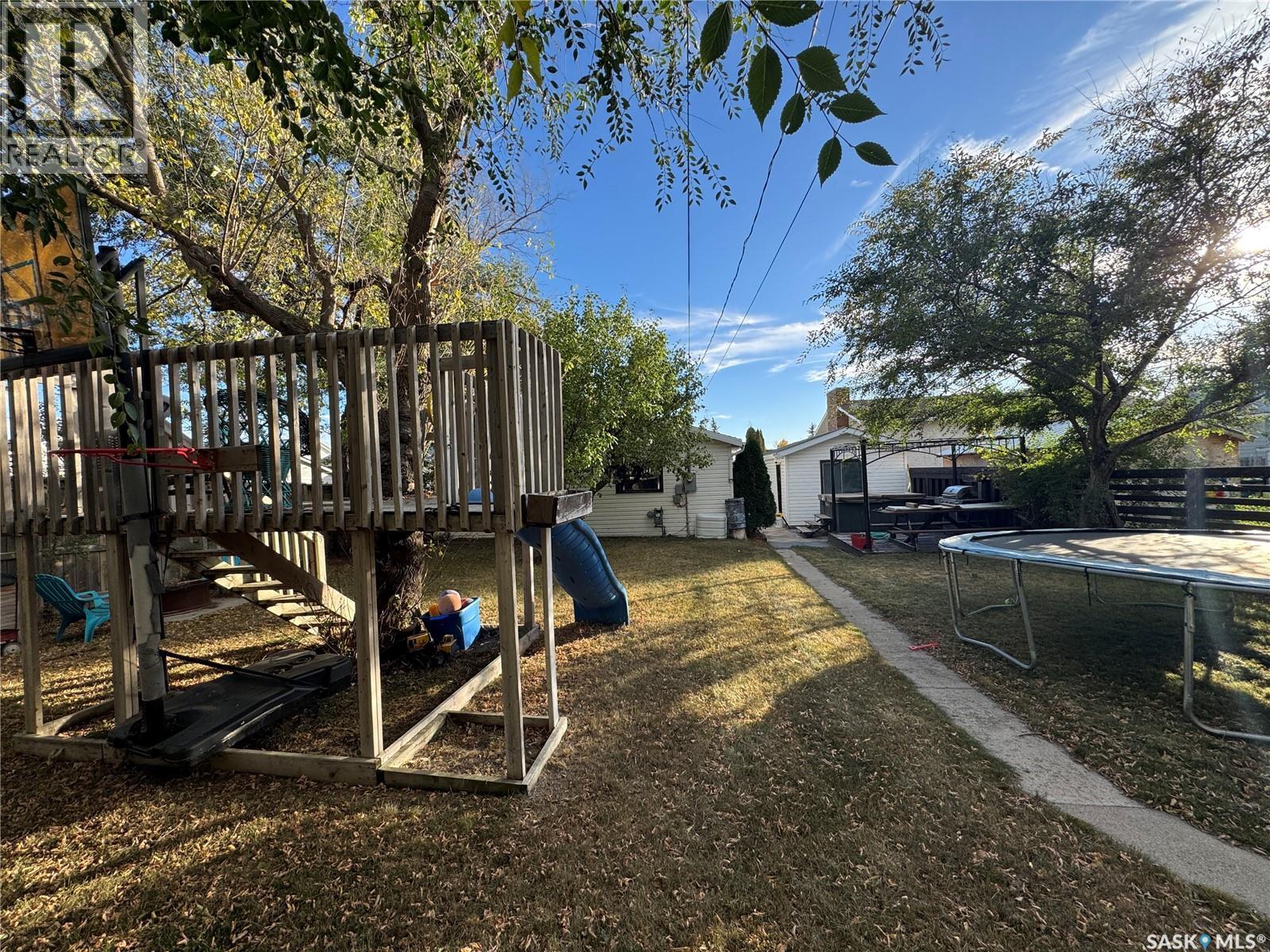 307 6Th Avenue E, Biggar, SK - Outdoor