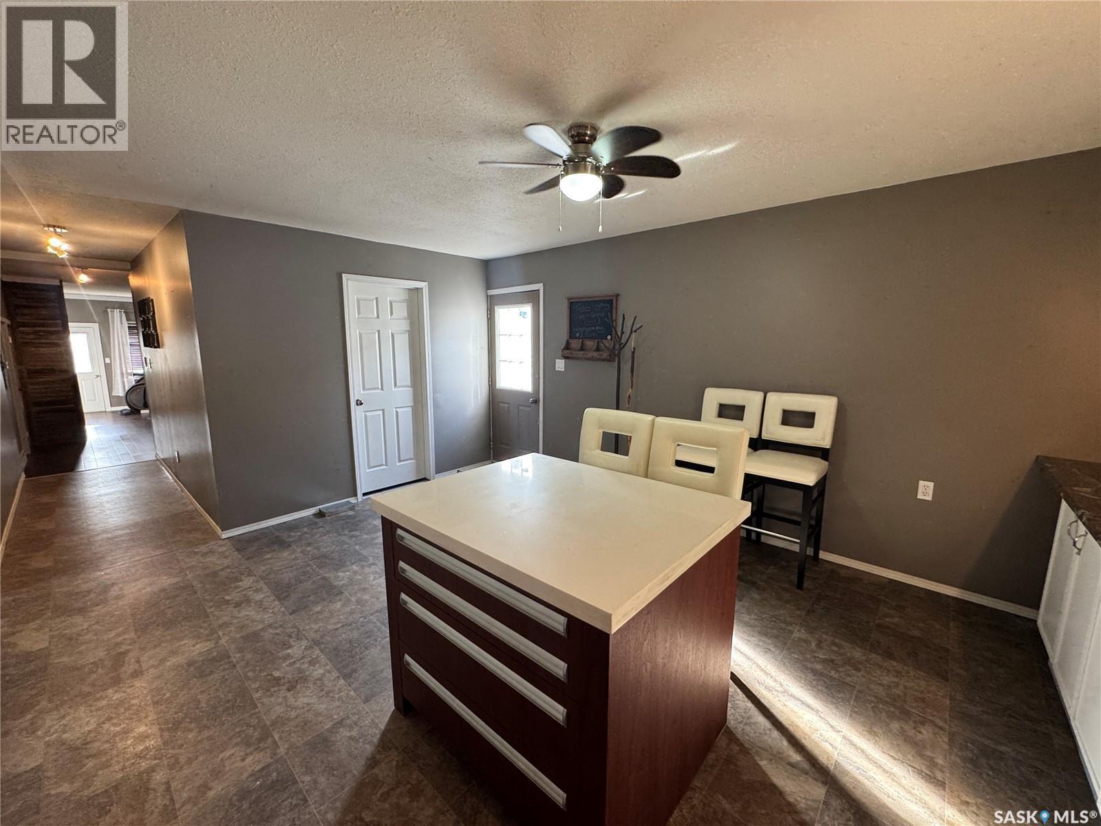 307 6Th Avenue E, Biggar, SK - Indoor Photo Showing Other Room