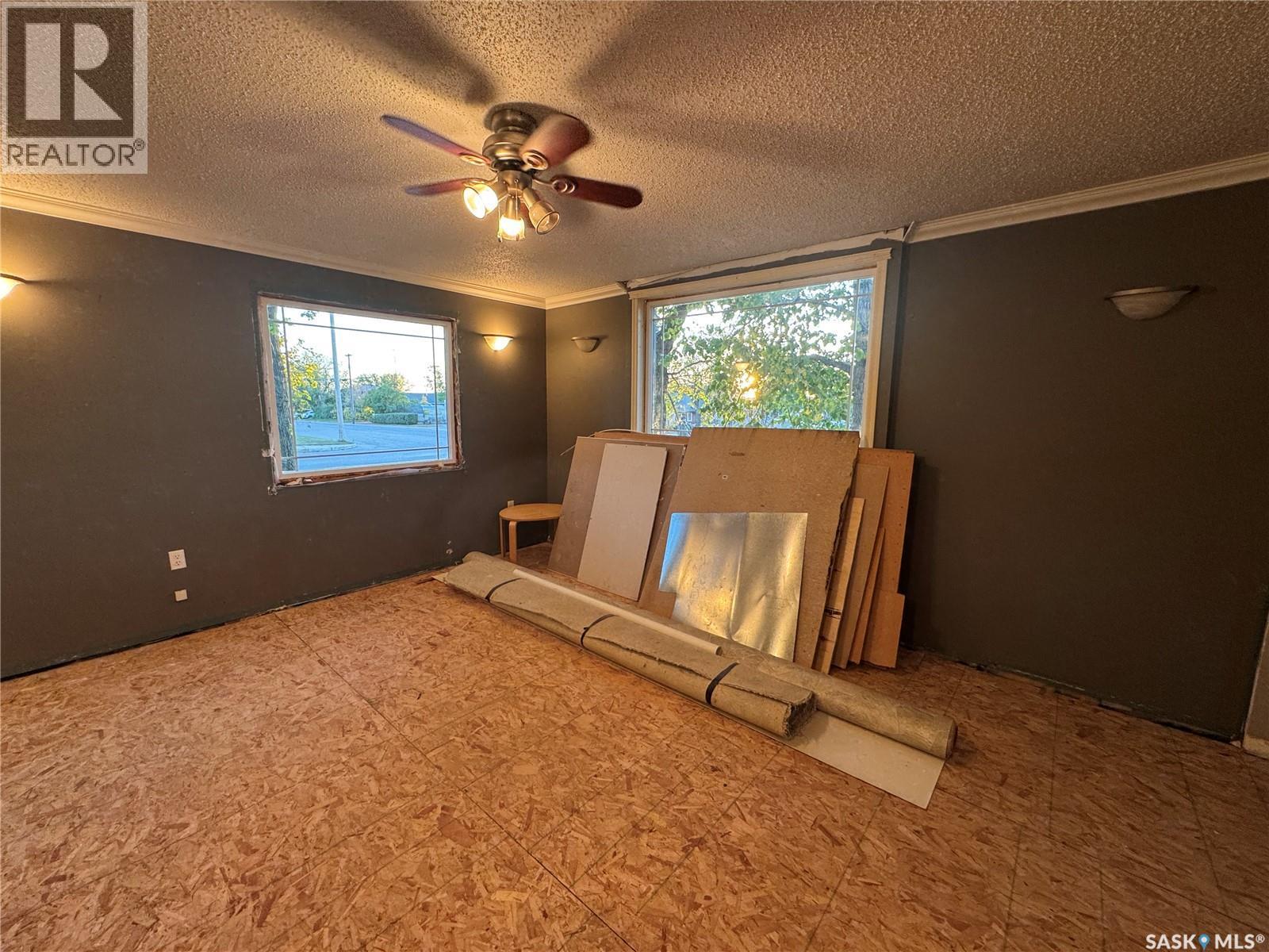 319 3Rd Avenue W, Biggar, SK - Indoor Photo Showing Other Room