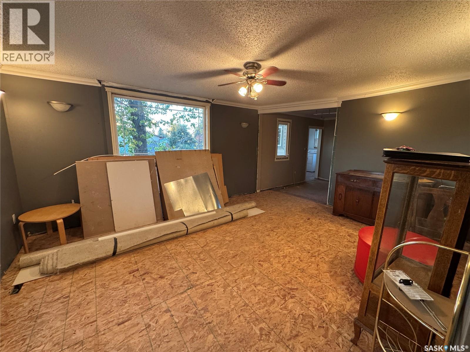 319 3Rd Avenue W, Biggar, SK - Indoor Photo Showing Other Room