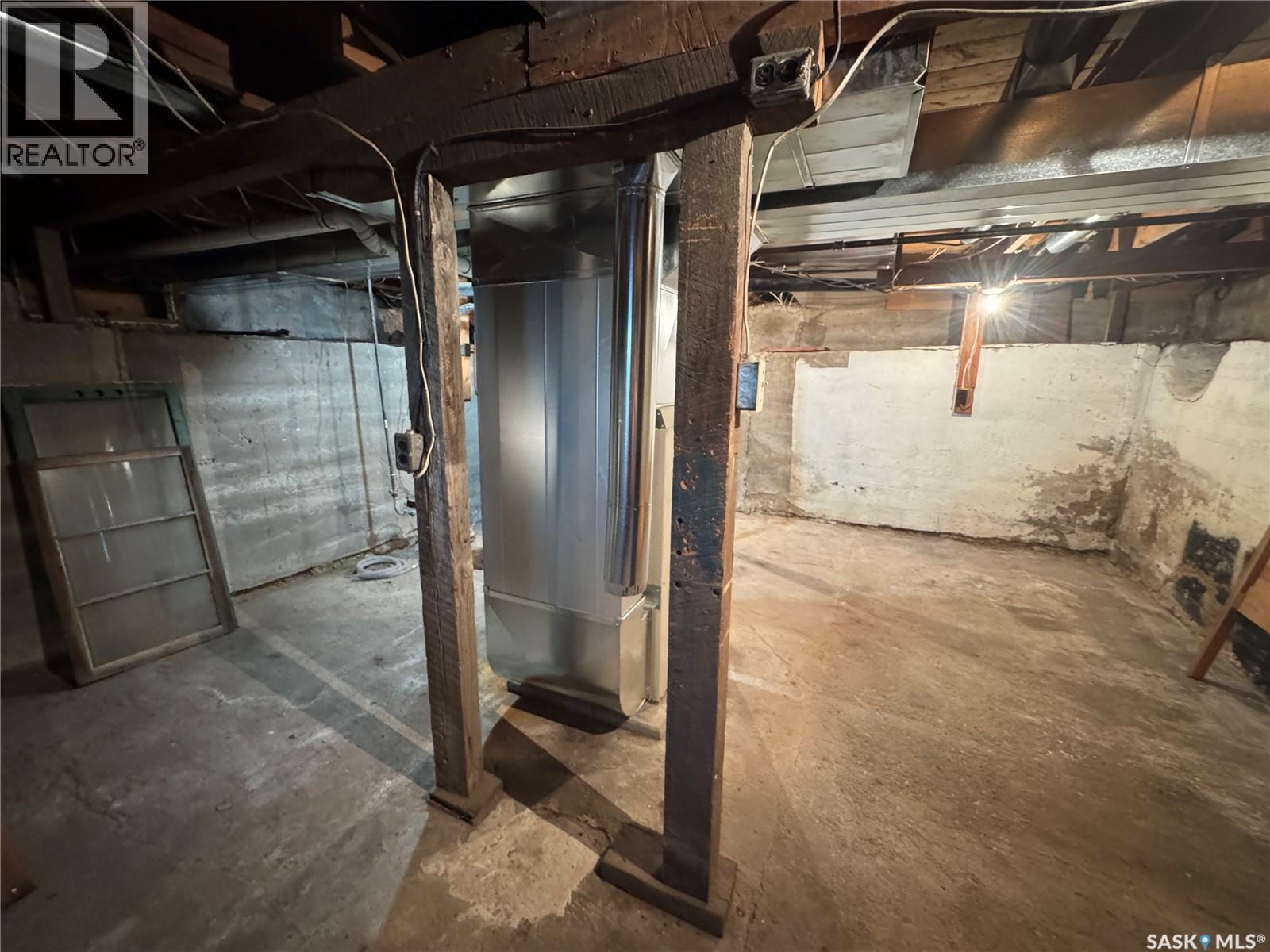 319 3Rd Avenue W, Biggar, SK - Indoor Photo Showing Basement