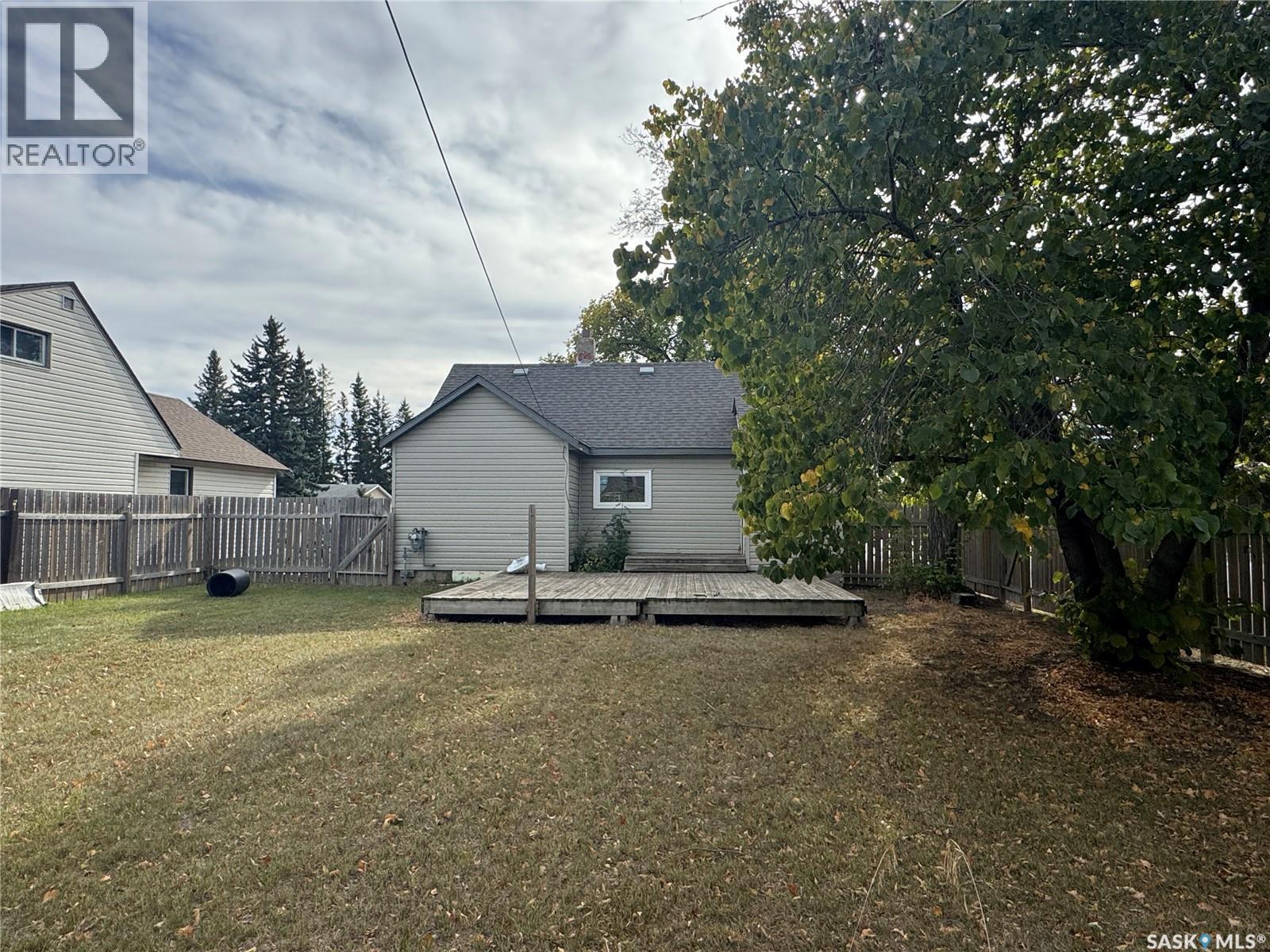 319 3Rd Avenue W, Biggar, SK - Outdoor