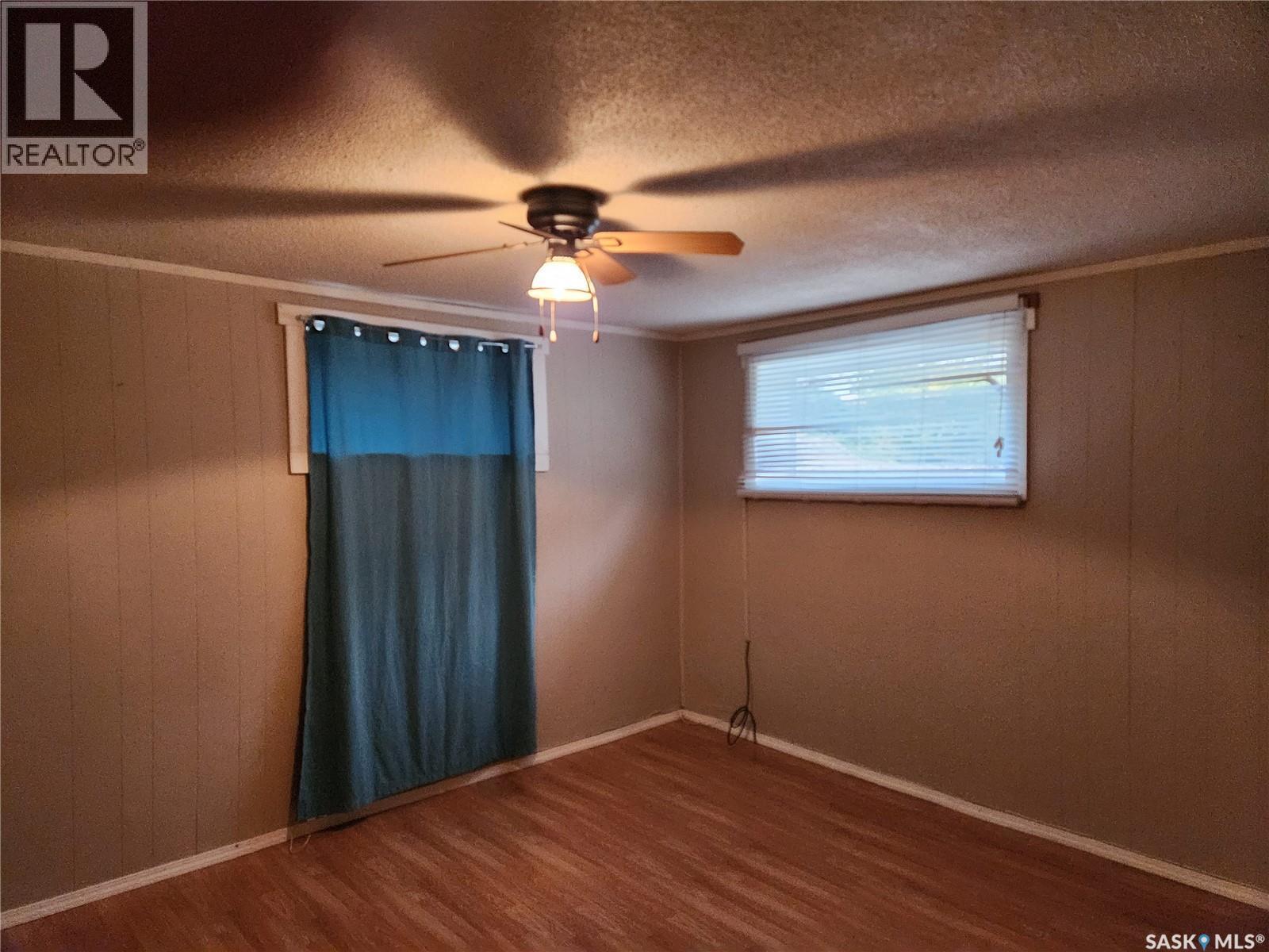 19 10Th Avenue Ne, Swift Current, SK - Indoor Photo Showing Other Room