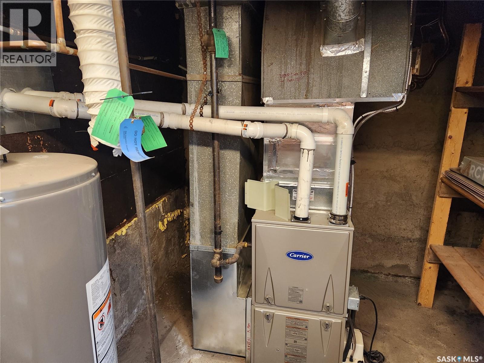 19 10Th Avenue Ne, Swift Current, SK - Indoor Photo Showing Basement