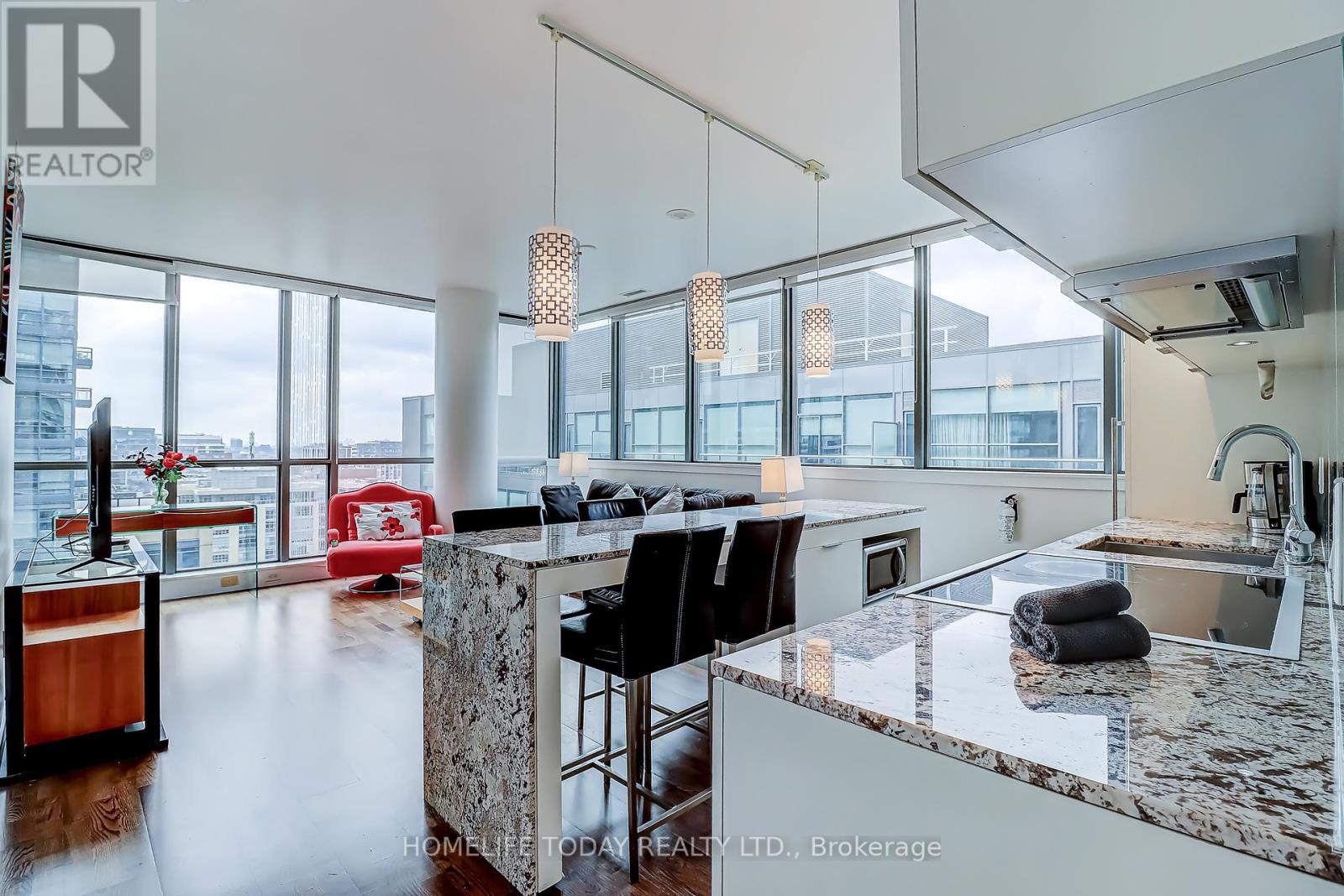 1502 - 8 Charlotte Street, Toronto, ON - Indoor Photo Showing Kitchen