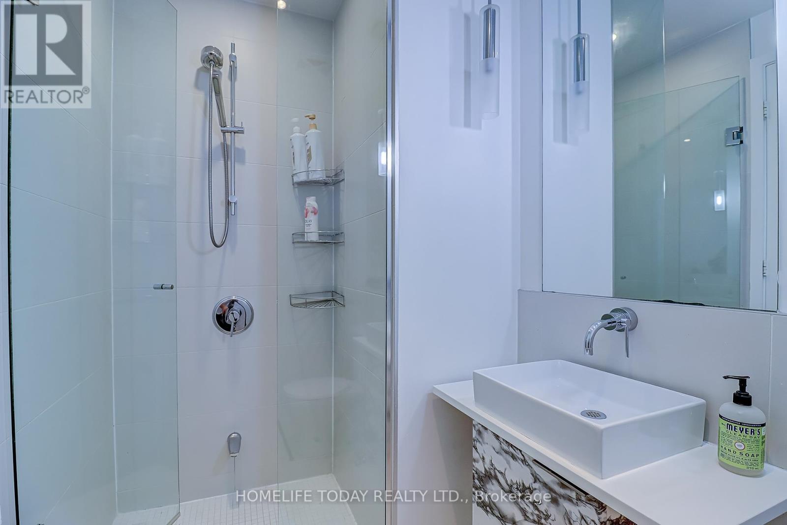 1502 - 8 Charlotte Street, Toronto, ON - Indoor Photo Showing Bathroom