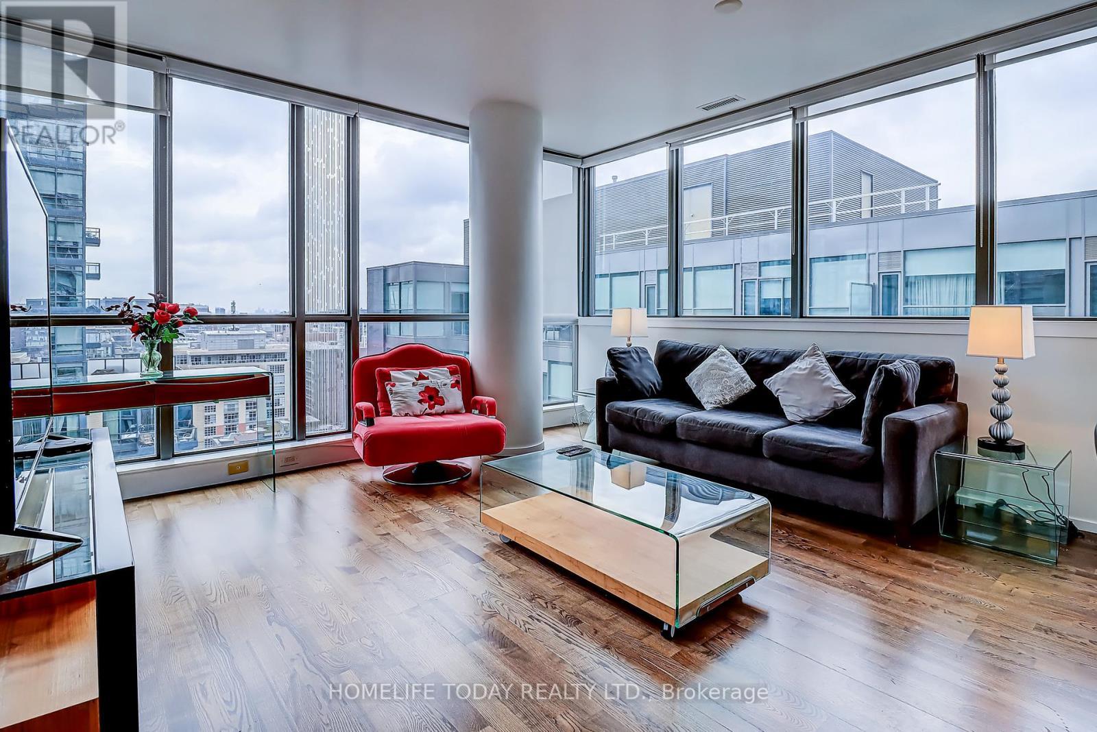 1502 - 8 Charlotte Street, Toronto, ON - Indoor Photo Showing Living Room