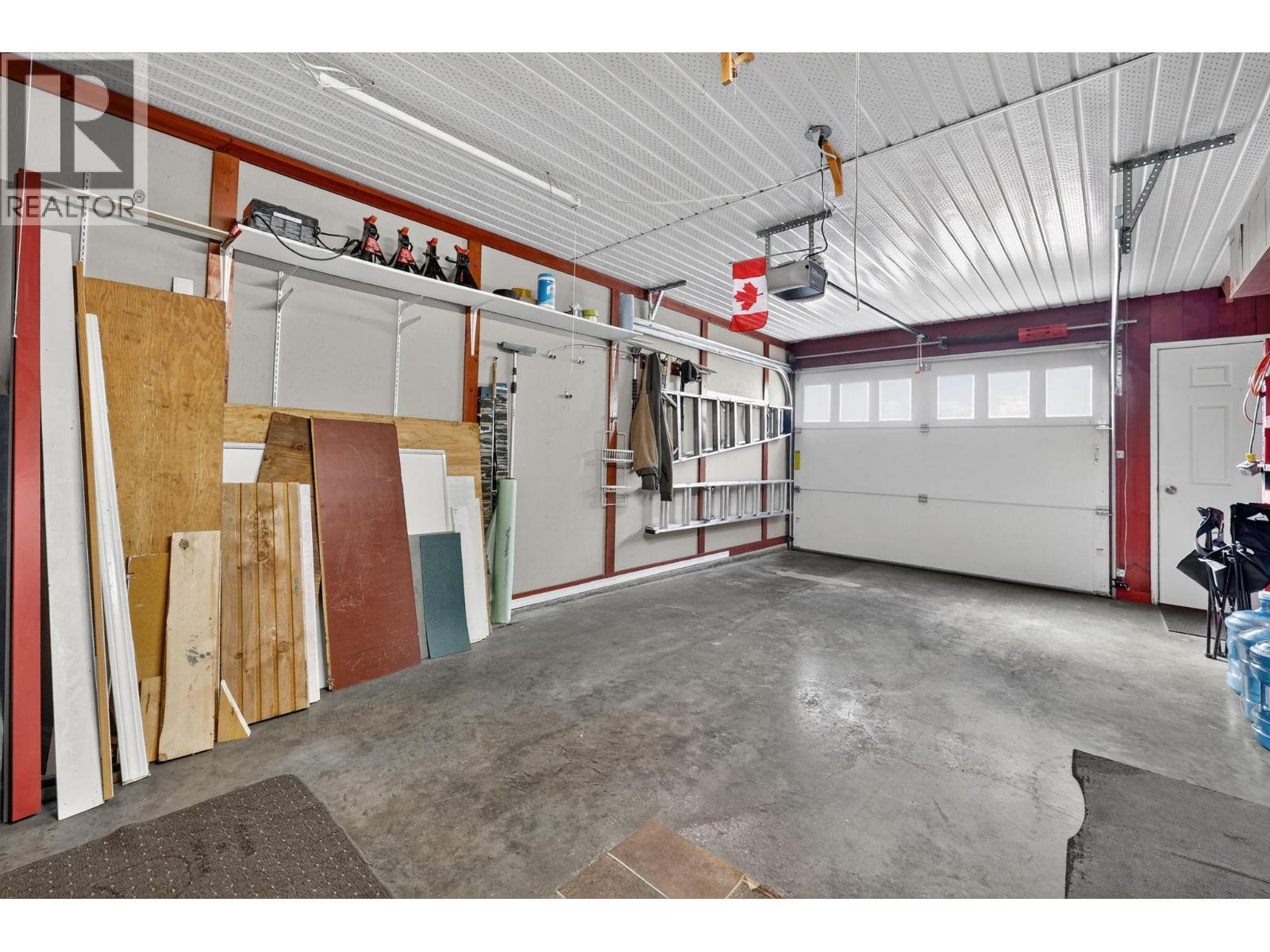 6400 Spencer Road Unit# 41, Kelowna, BC - Indoor Photo Showing Garage