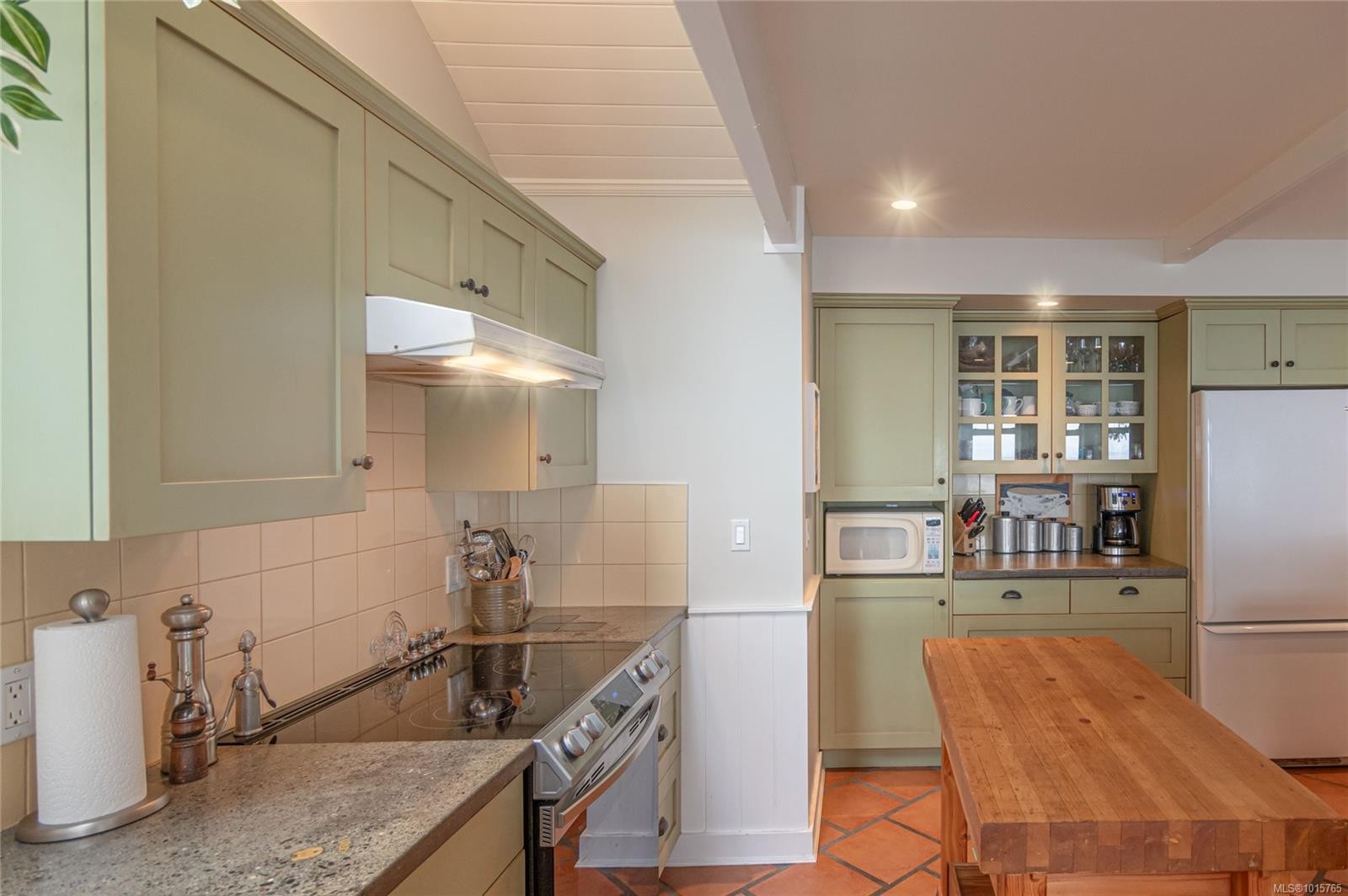 105 Island Park Dr, Galiano Island, BC