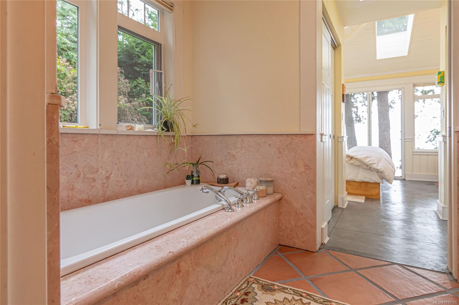 105 Island Park Dr, Galiano Island, BC