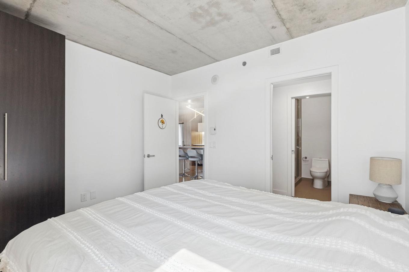 Chambre à coucher principale - 1201-235 Rue Peel, Montréal (Le Sud-Ouest), QC - Indoor Photo Showing Bedroom