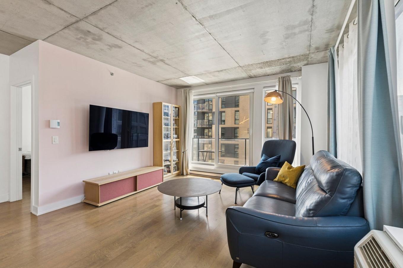 Salon - 1201-235 Rue Peel, Montréal (Le Sud-Ouest), QC - Indoor Photo Showing Living Room