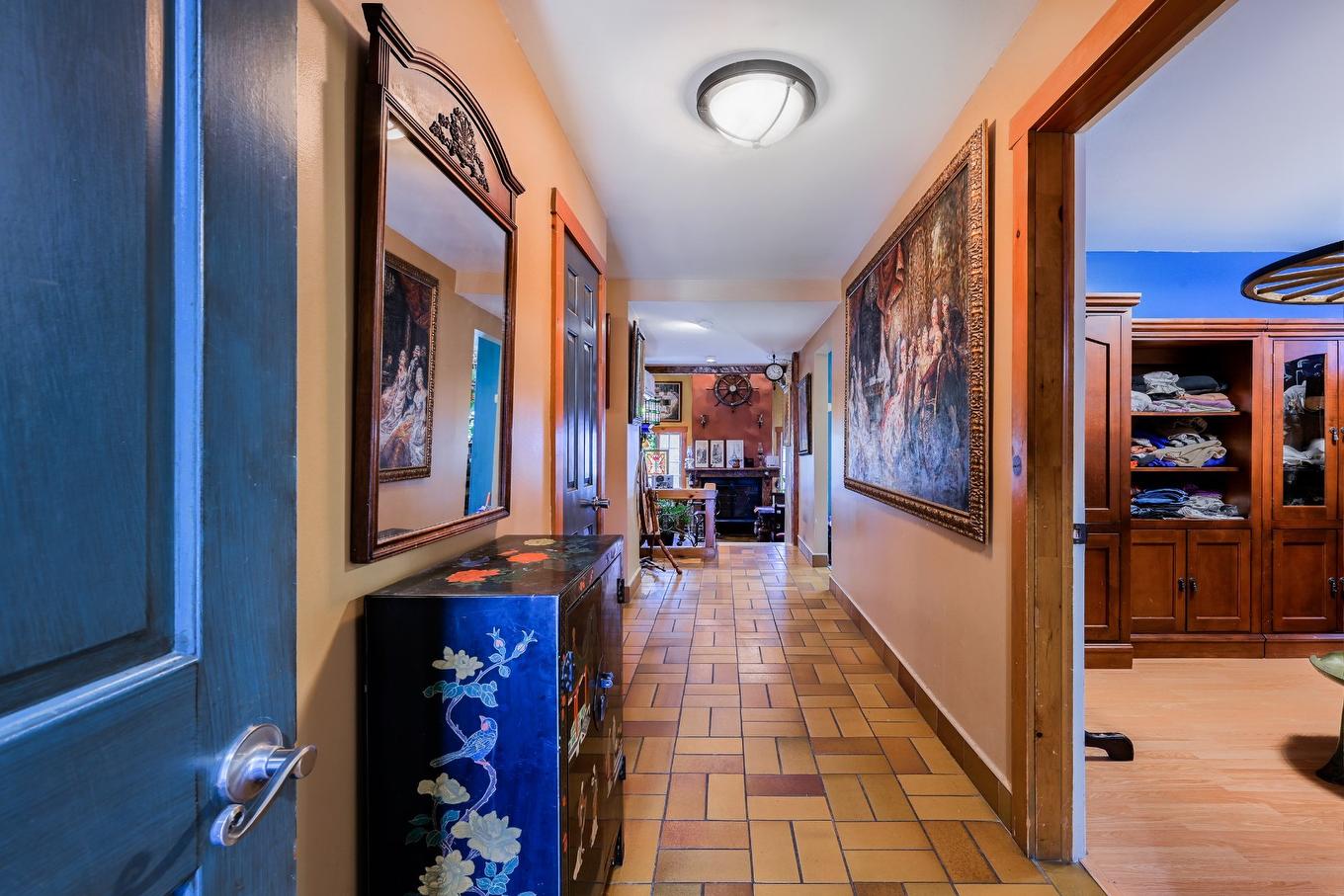 Hall d'entrée/Vestibule - 12210 Rue Jasmin, Montréal (Ahuntsic-Cartierville), QC - Indoor Photo Showing Other Room